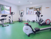 indoor, wall, exercise equipment, golf, gym, floor, exercise machine, weights, weight training